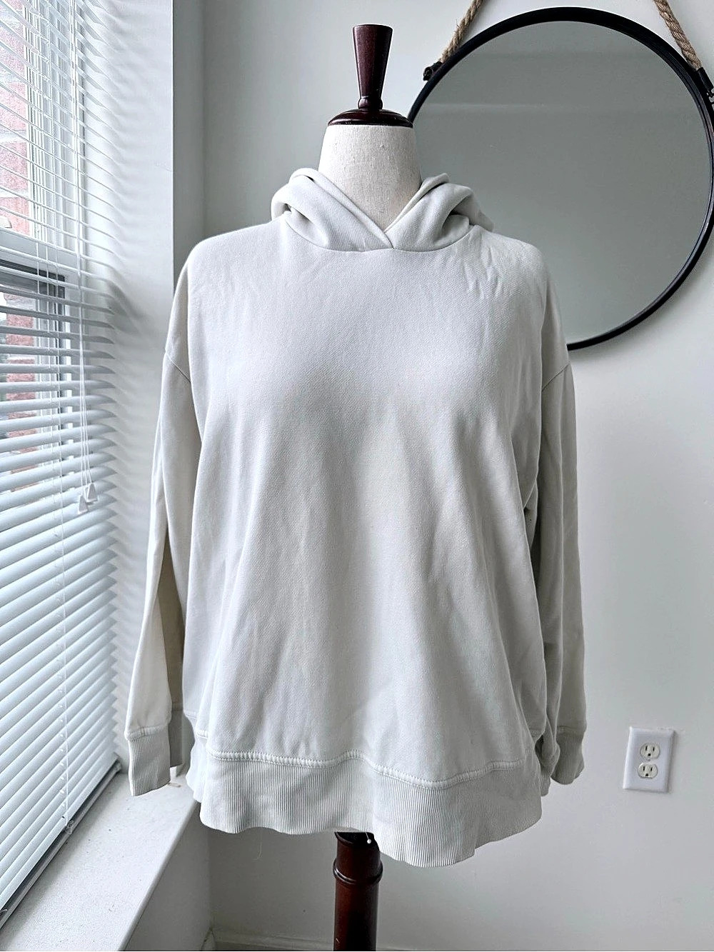 Zara White Cotton-Blend Hoodie Size XL Like New